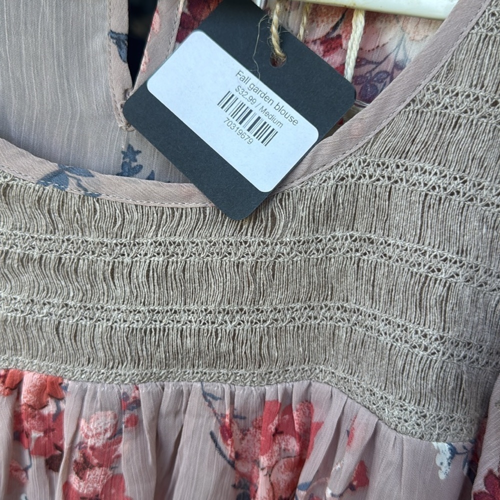 Floral Ruffle Blouse nwt - Picture 6 of 6